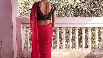 Desi wife goes outside to meet her lover for passionate encounter